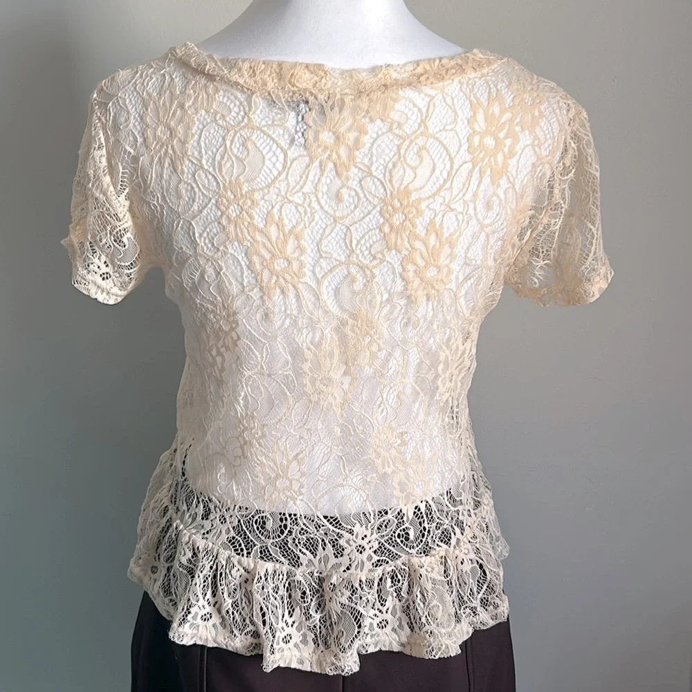 ⬇️ 2/$25 Listing - Delia’s Women’s Vintage Lace Short Sleeve Overlay Blouse